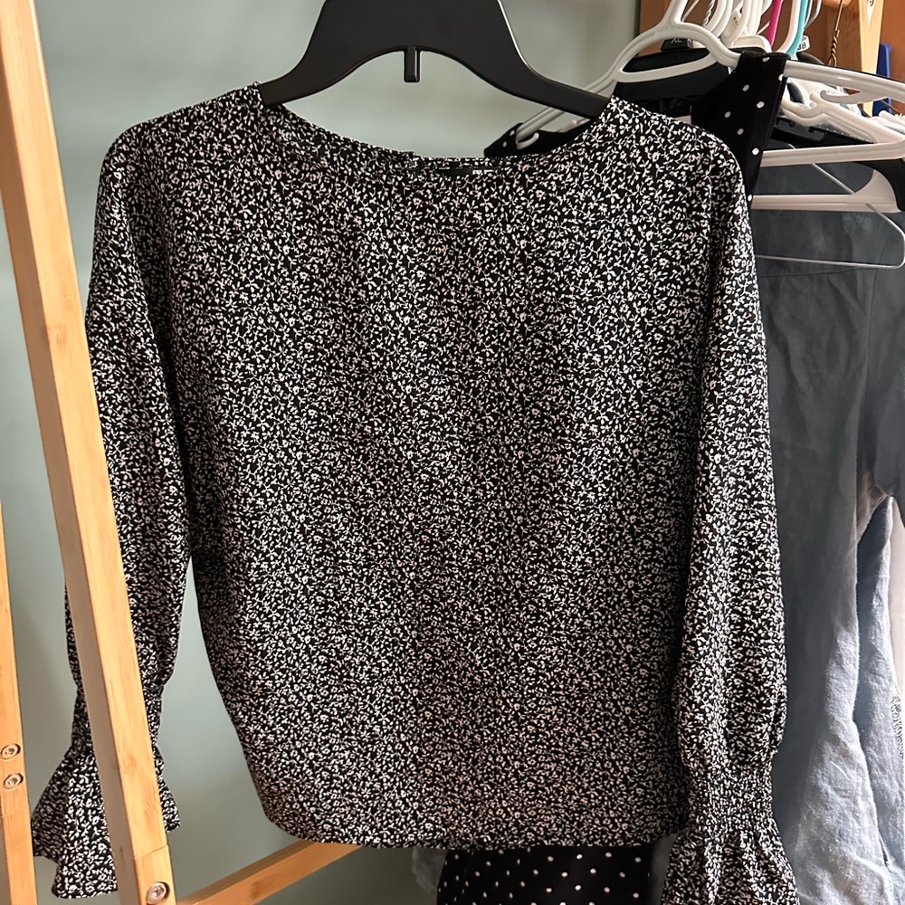 Uniqlo Black Floral Crewneck Blouse - Picture 2 of 7